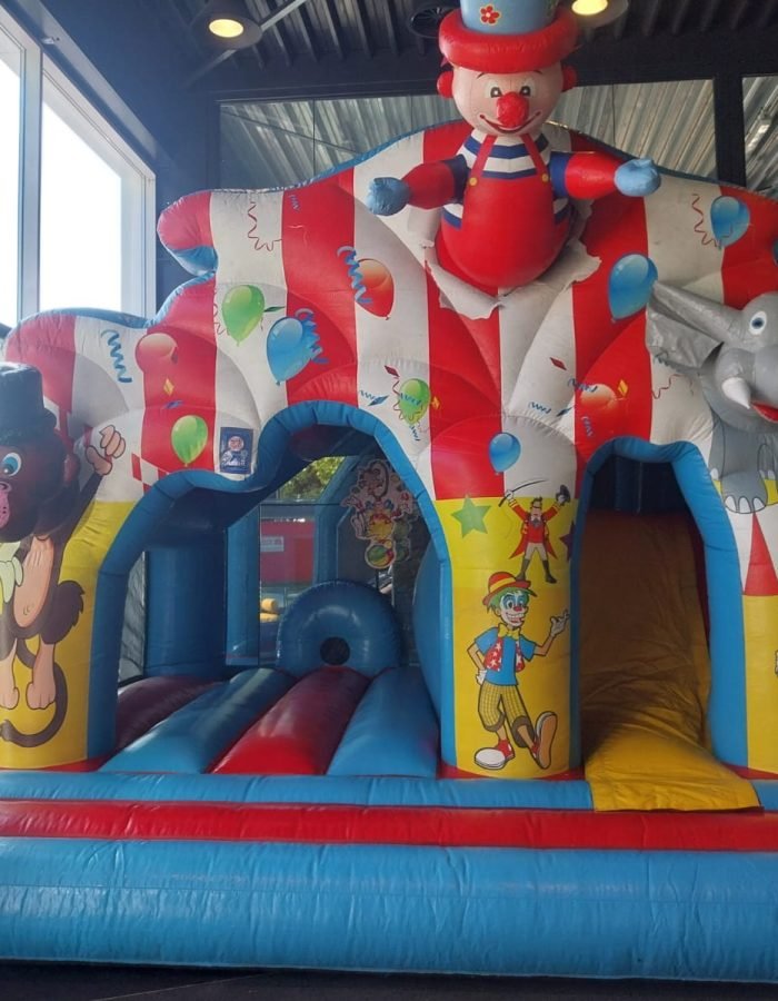 Springkussen: Disco Clown ( 5.5m x 5.5m x 5.1m )